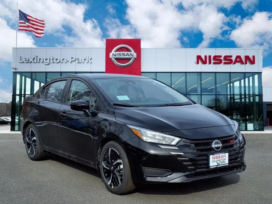 2025 Nissan Versa 1.6 SR photo 1