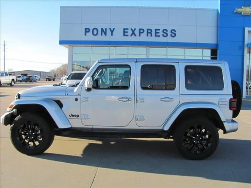 2023 Jeep Wrangler Sahara photo 1