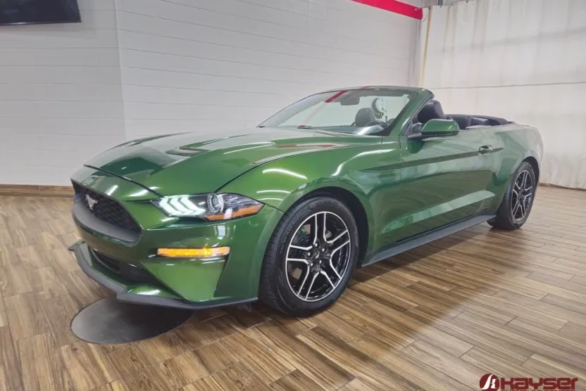 2023 Ford Mustang Convertible photo 1