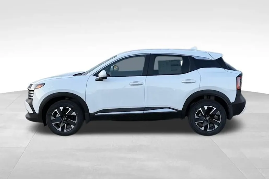 2025 Nissan Kicks SV photo 1