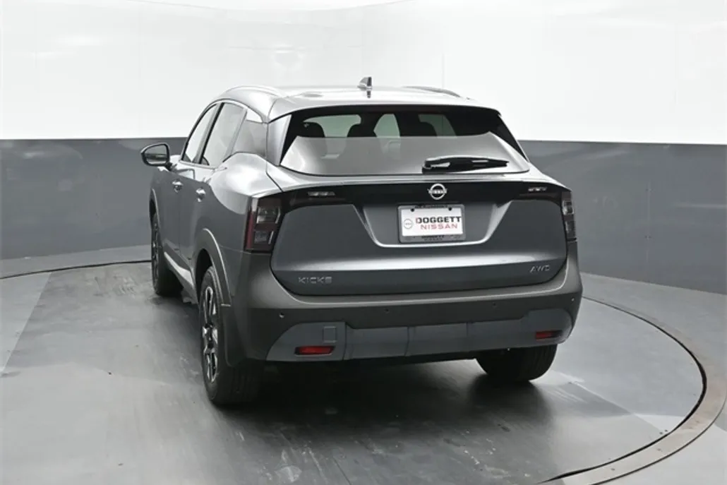 2025 Nissan Kicks SV photo 1