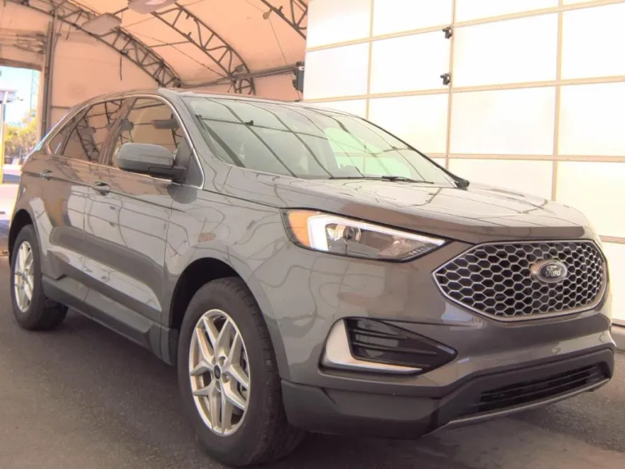 2024 Ford Edge SEL photo 1