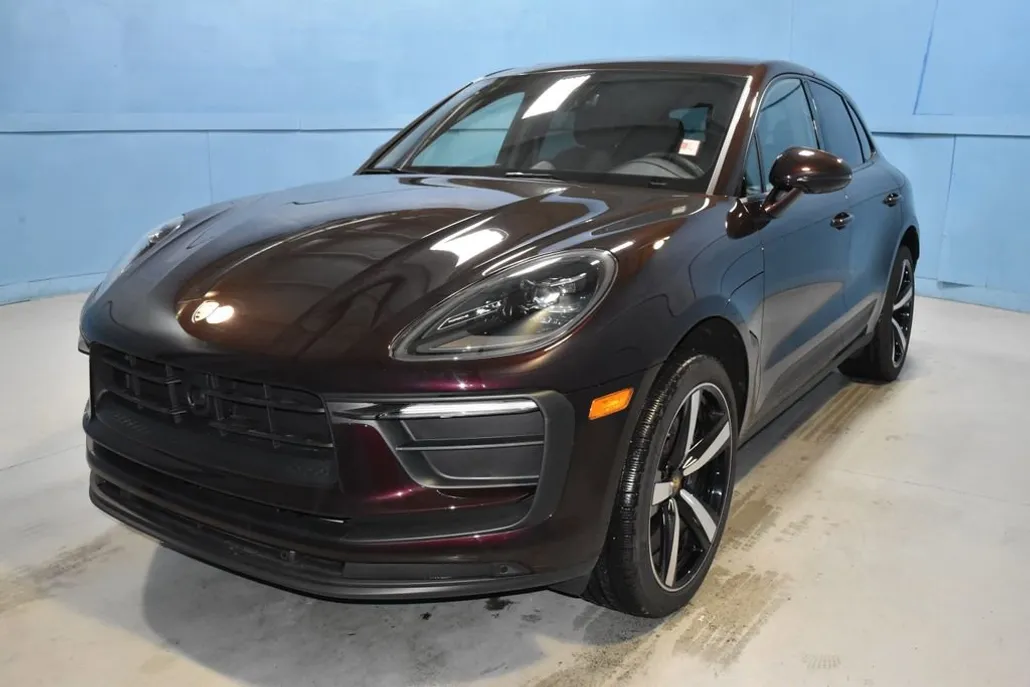 2024 Porsche Macan Base photo 1
