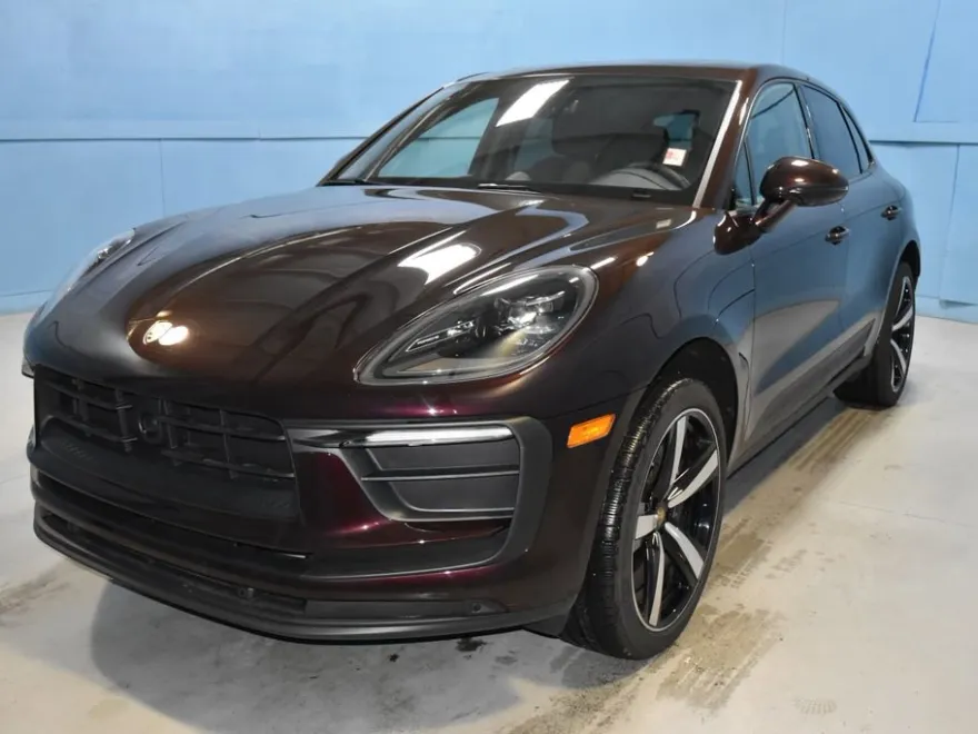 2024 Porsche Macan Base photo 1