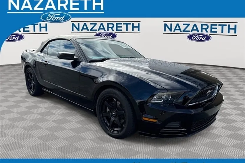 2014 Ford Mustang V6 Premium photo 1