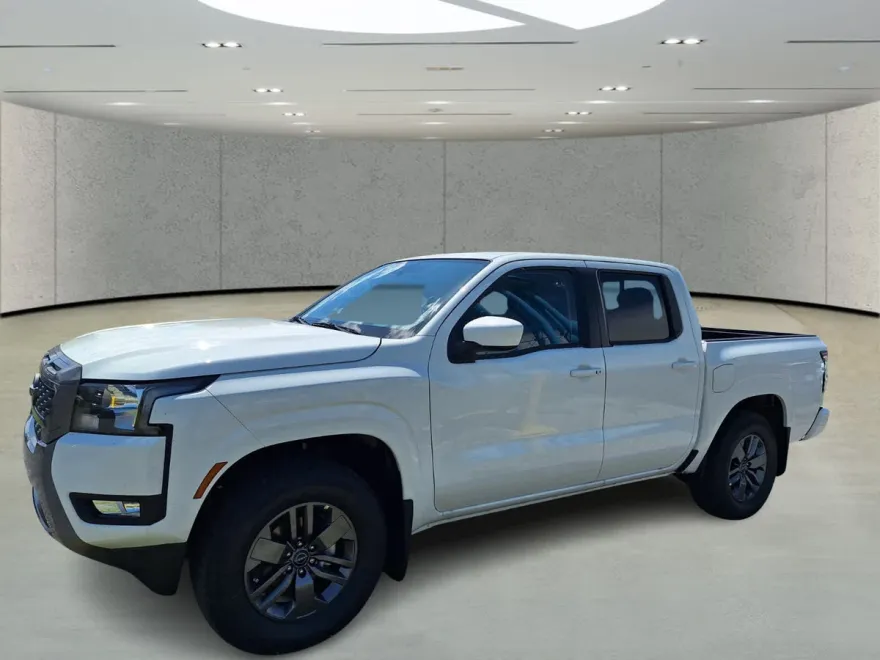 2025 Nissan Frontier Crew Cab SV photo 1