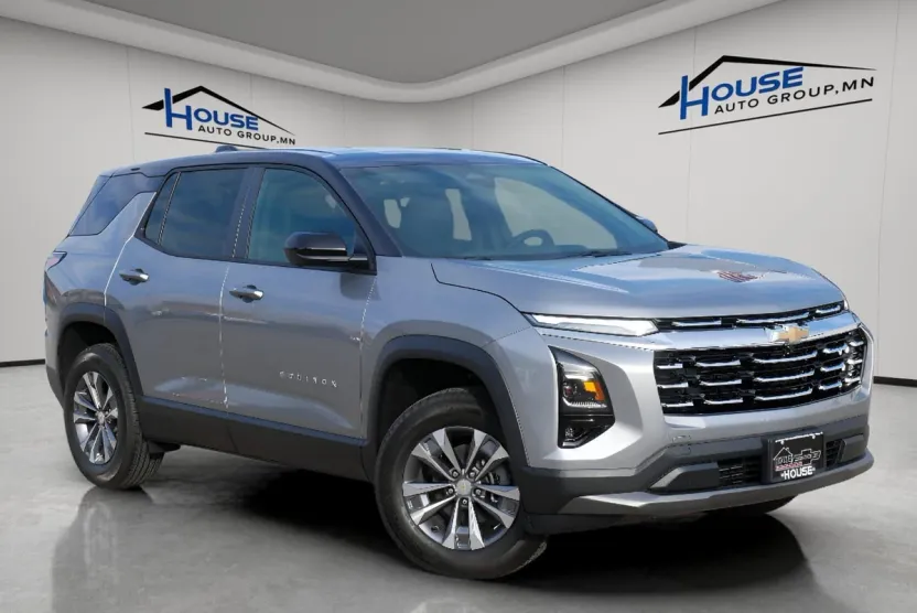 2026 Chevrolet Equinox LT photo 1