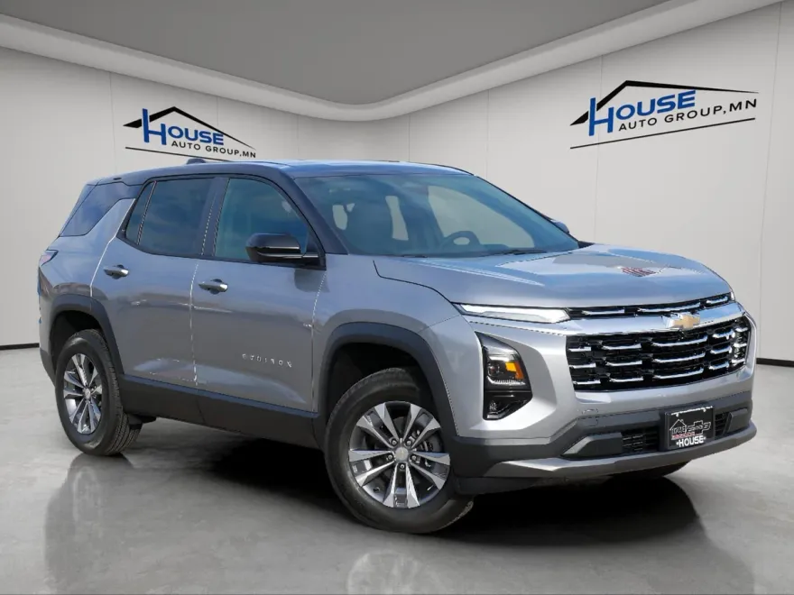 2026 Chevrolet Equinox LT photo 1