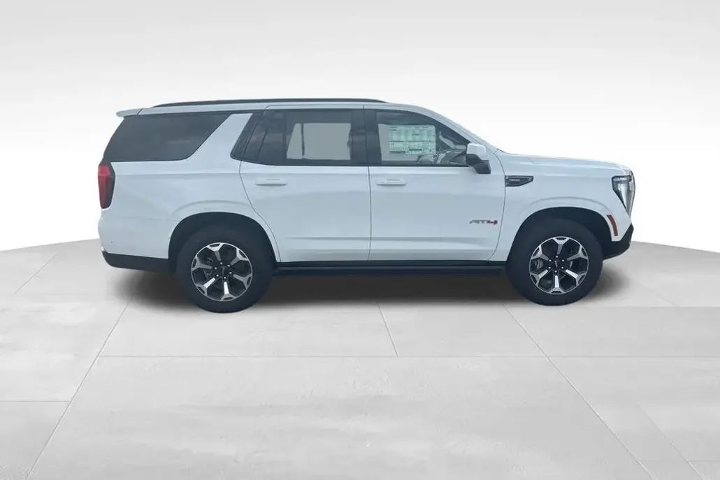 2025 Gmc Yukon AT4 photo 1