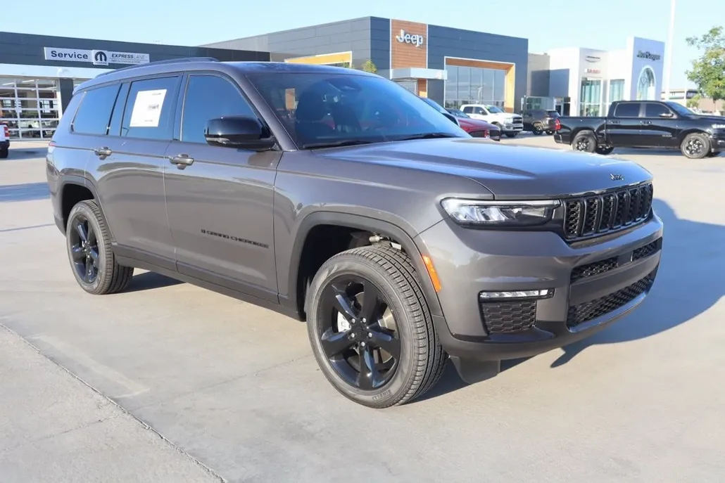 2025 Jeep Grand Cherokee Limited photo 1