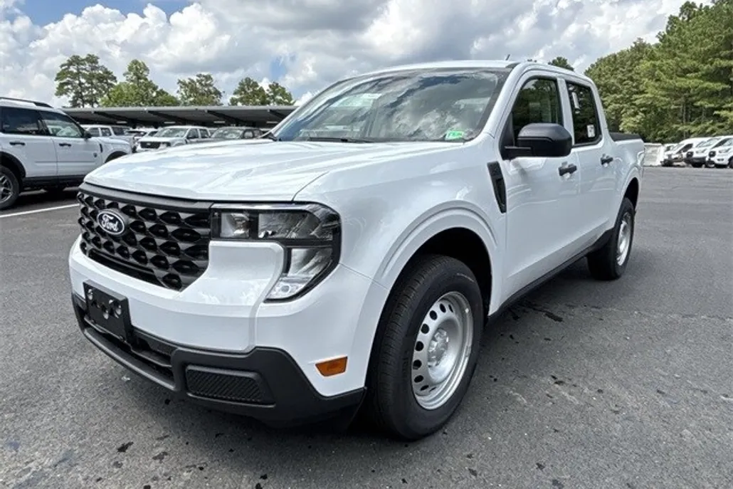 2025 Ford Maverick XL photo 1