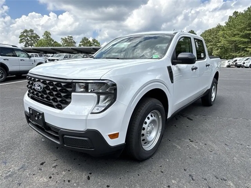 2025 Ford Maverick XL photo 1