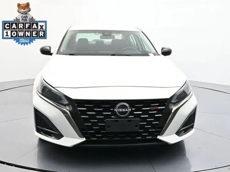 2023 Nissan Altima 2.5 SR photo 1