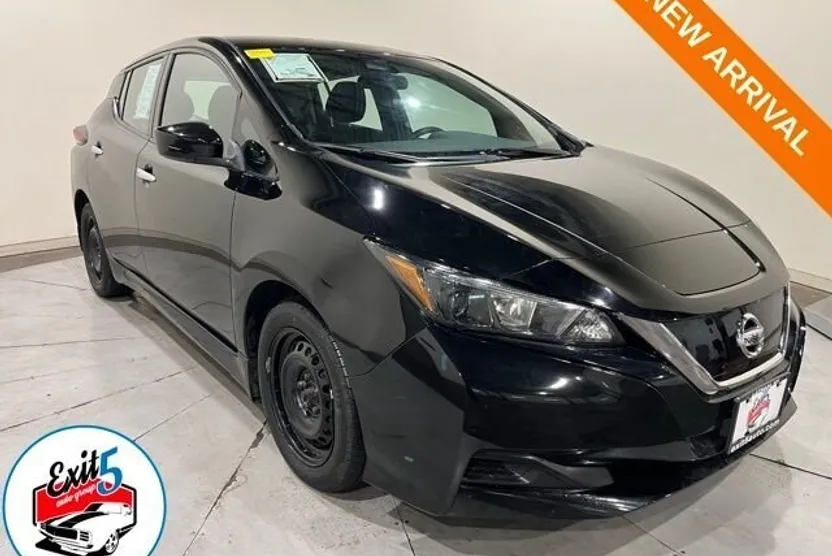 2022 Nissan Leaf S photo 1