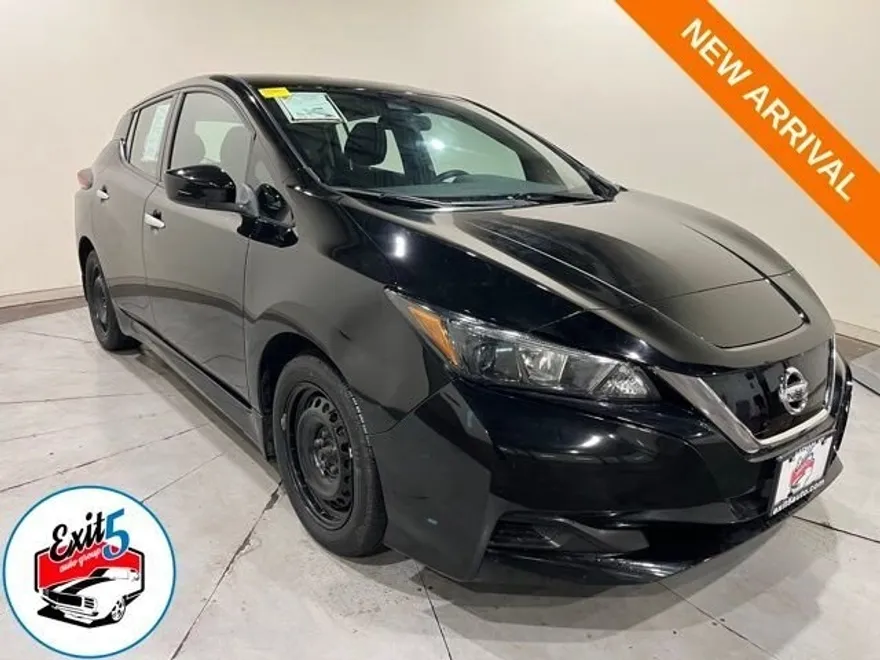 2022 Nissan Leaf S photo 1