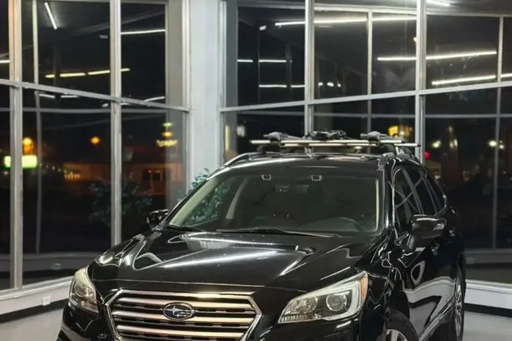 2017 Subaru Outback 2.5i Touring photo 1