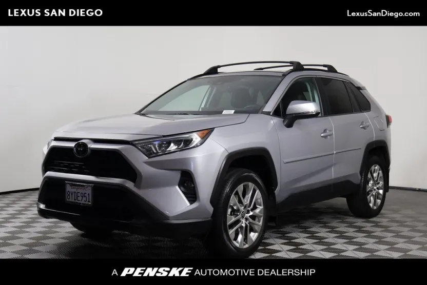 2021 Toyota RAV4 XLE Premium photo 1