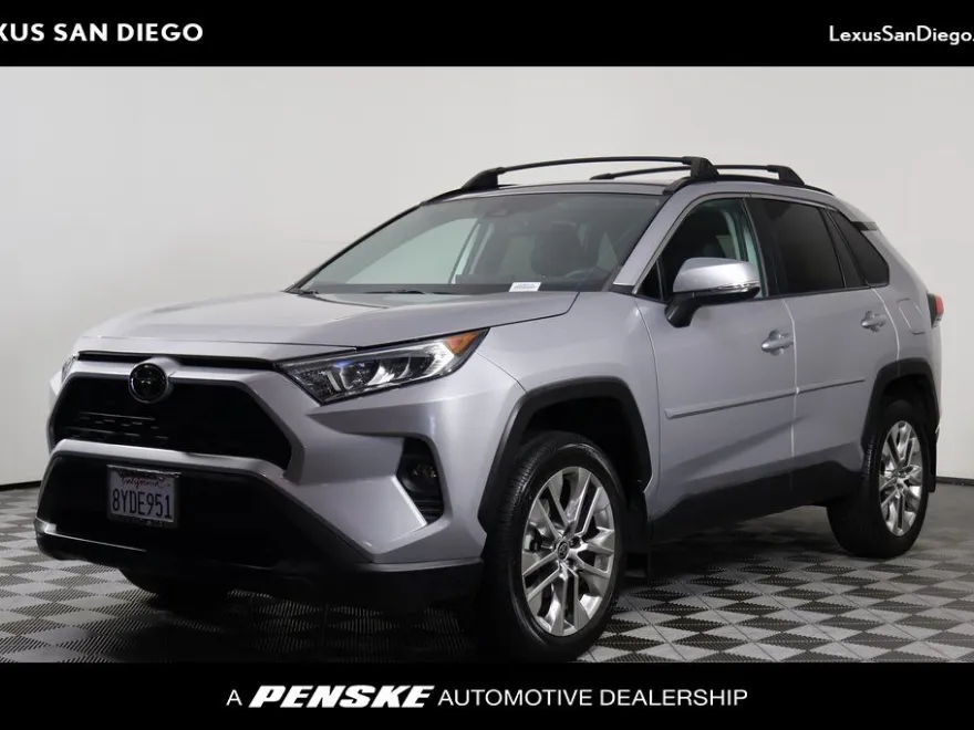 2021 Toyota RAV4 XLE Premium photo 1