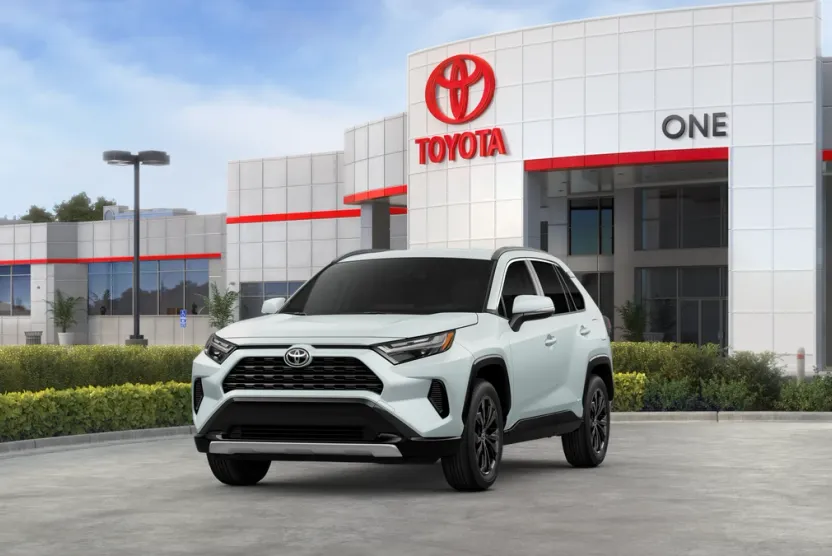 2025 Toyota RAV4 Hybrid SE photo 1