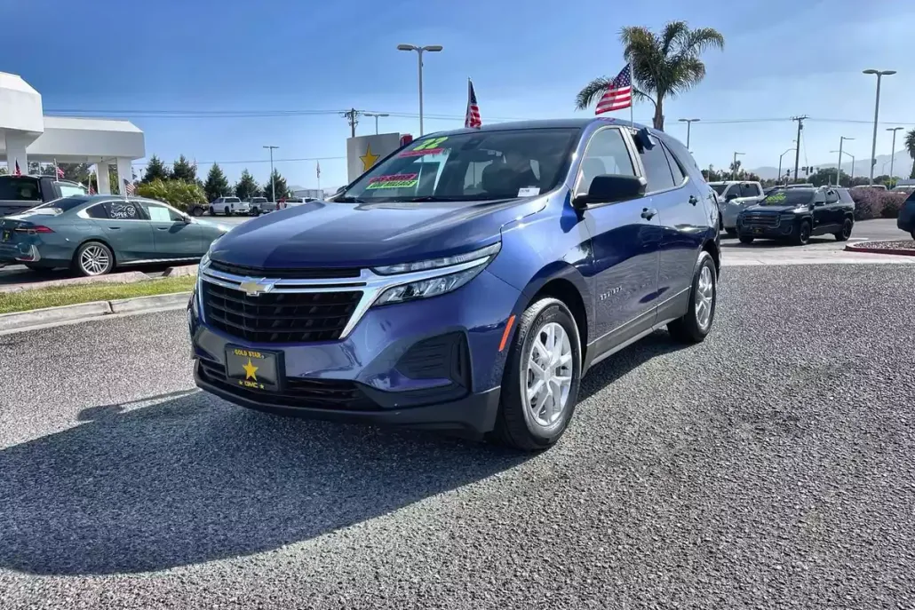 2022 Chevrolet Equinox LS photo 1