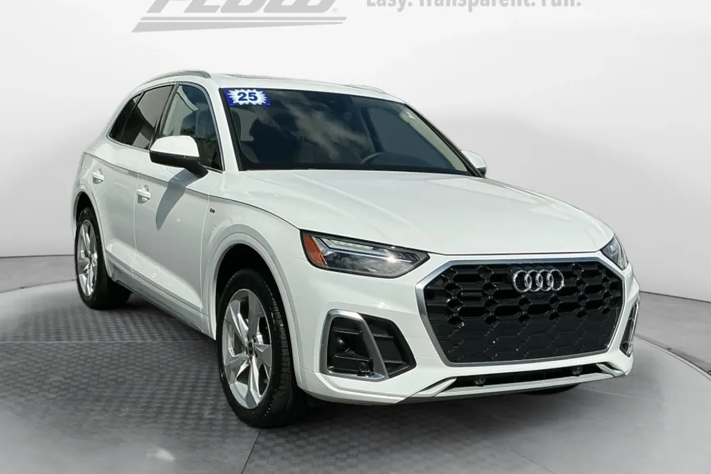2025 Audi Q5 Premium Plus 45 TFSI S line photo 1