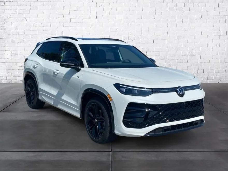 2025 Volkswagen Tiguan SE R-Line Black photo 1