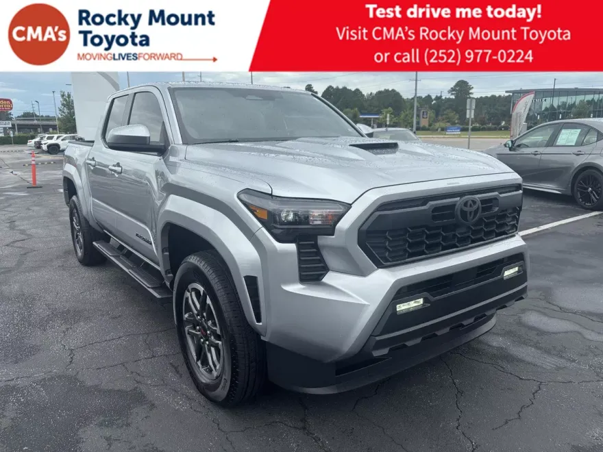 2024 Toyota Tacoma TRD Sport photo 1