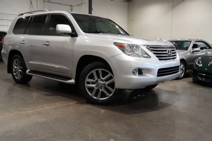 2011 Lexus LX 570 photo 1