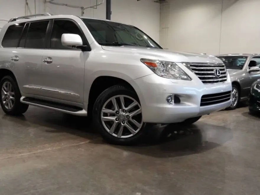 2011 Lexus LX 570 photo 1