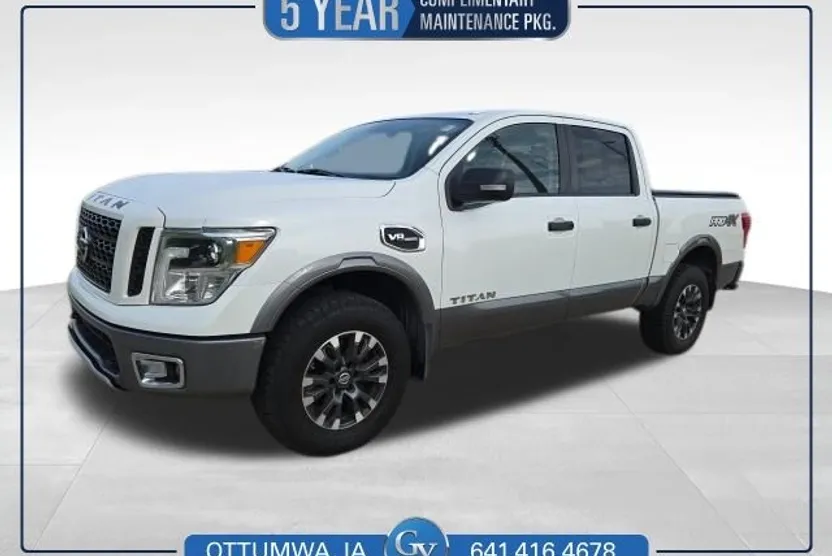 2017 Nissan Titan PRO-4X photo 1