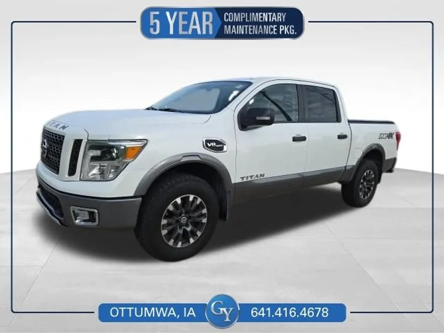 2017 Nissan Titan PRO-4X photo 1