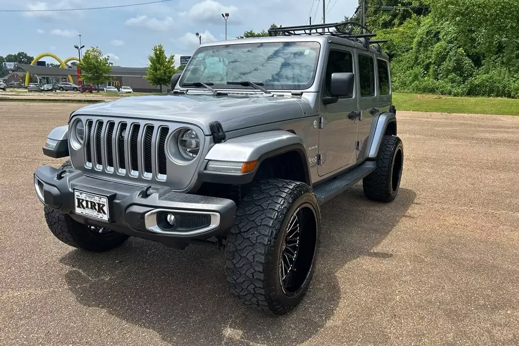 2018 Jeep Wrangler Unlimited Sahara photo 1