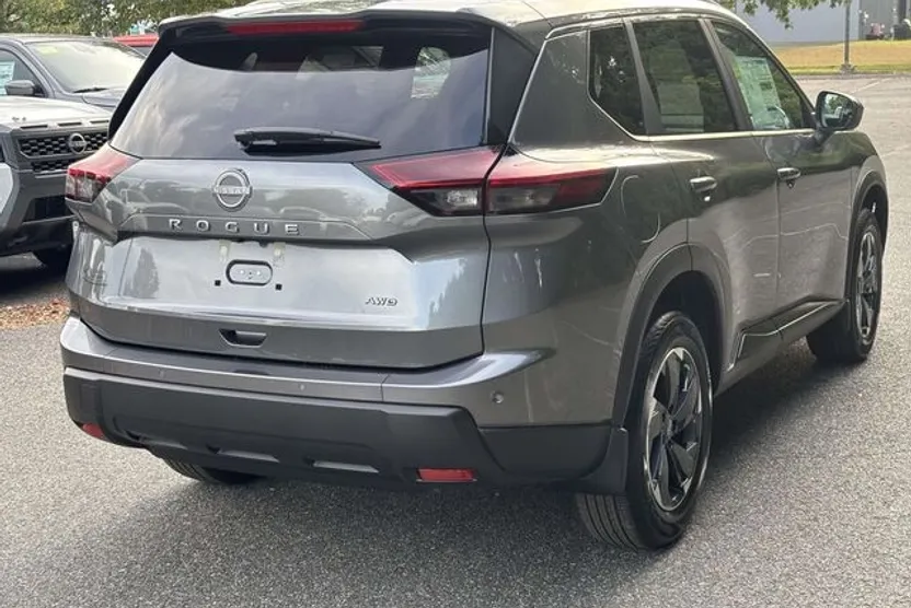 2026 Nissan Rogue SV photo 1