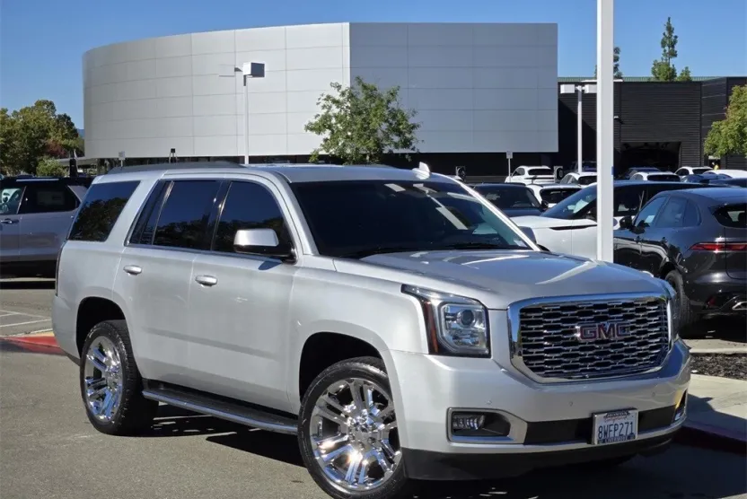 2018 Gmc Yukon SLT photo 1