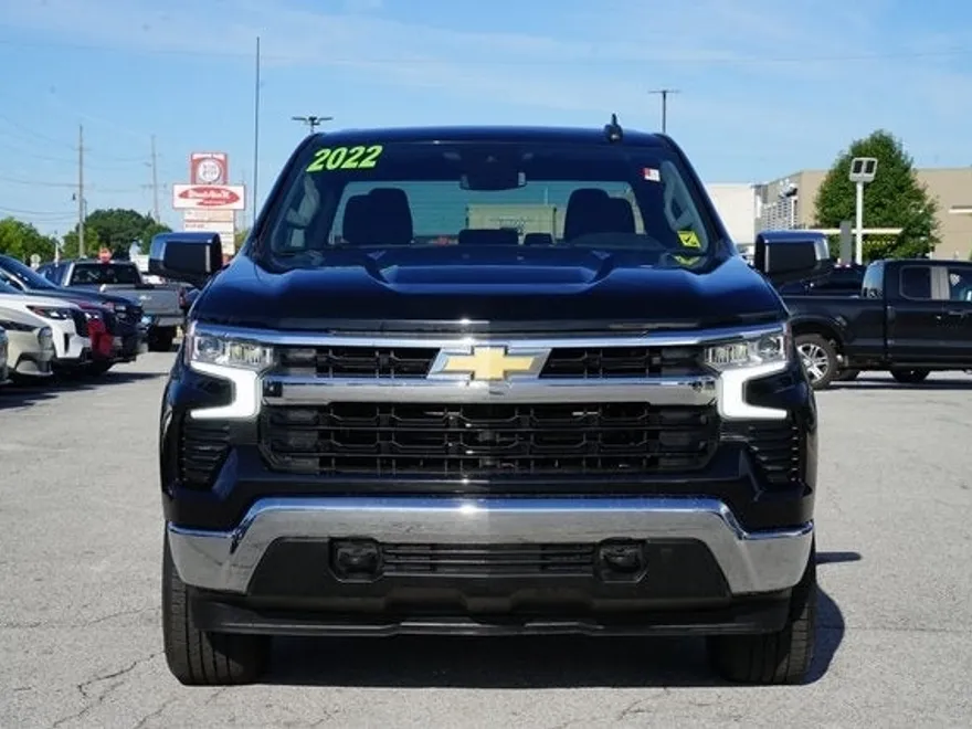 2022 Chevrolet Silverado 1500 LT photo 1