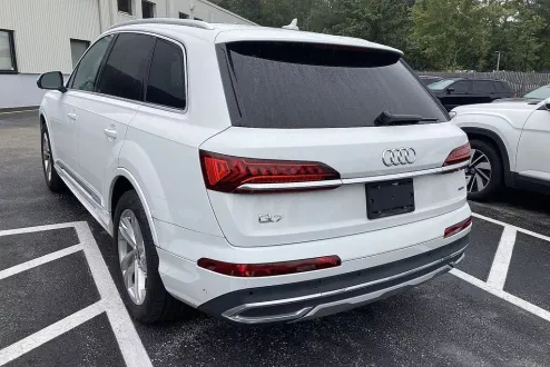 2022 Audi Q7 55 Premium Plus photo 3