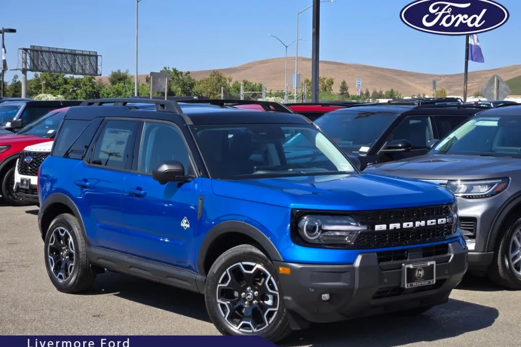 2025 Ford Bronco Sport Outer Banks photo 1