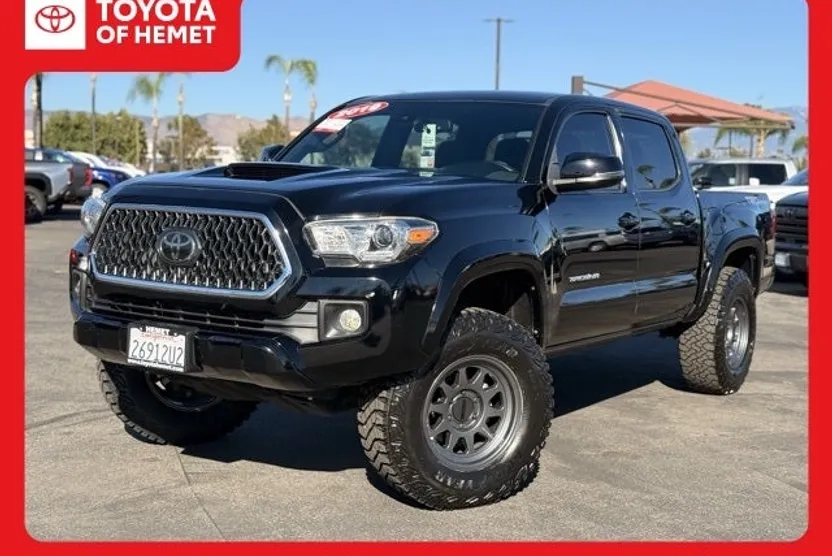 2019 Toyota Tacoma TRD Sport photo 1
