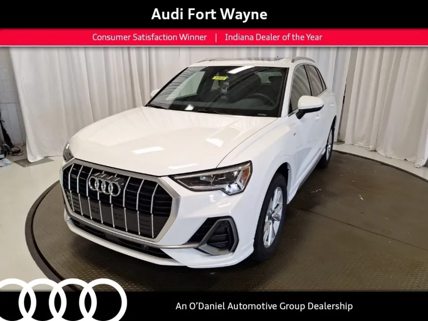 2025 Audi Q3 45 TFSI S line Premium photo 1