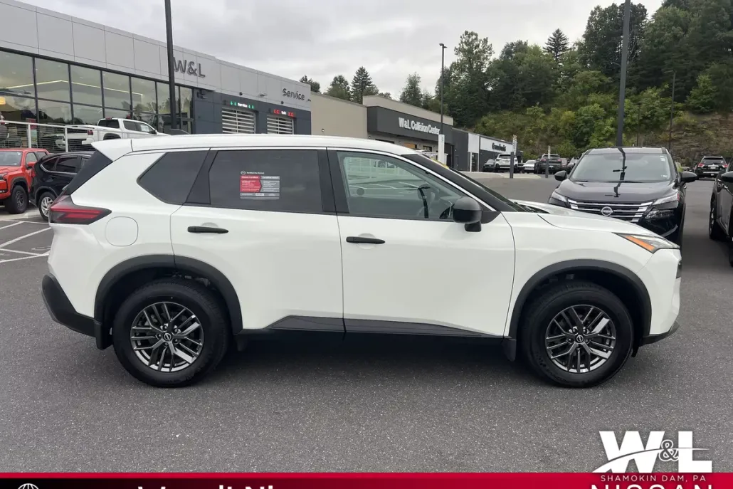 2023 Nissan Rogue S photo 1