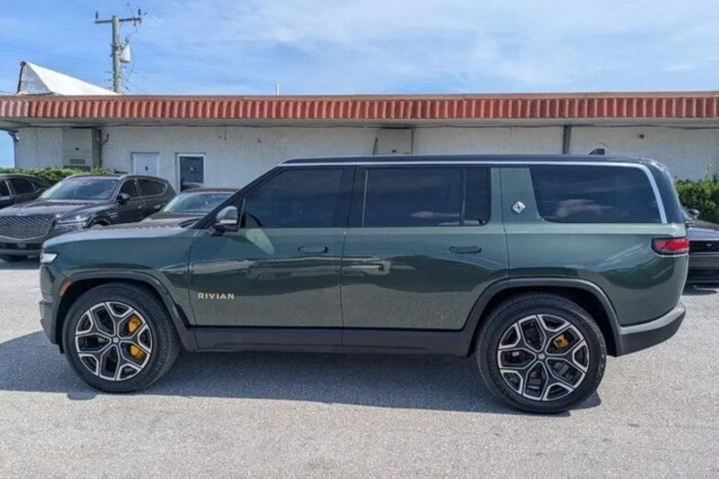 2022 Rivian R1S Launch Edition photo 1