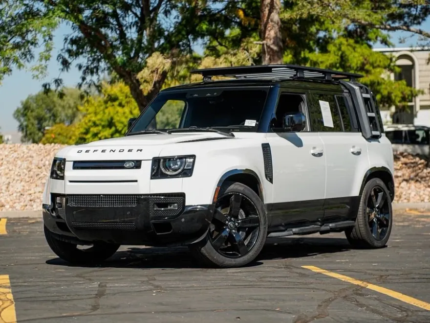 2025 Land Rover Defender 110 X-Dynamic SE photo 1