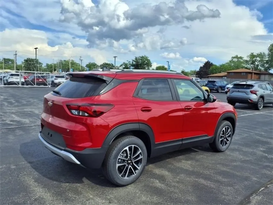 2026 Chevrolet Trailblazer LT photo 1