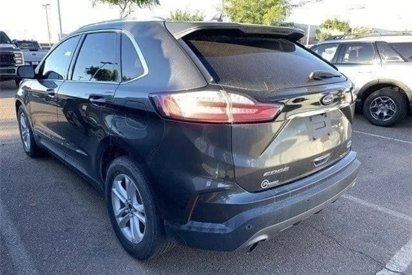 2019 Ford Edge SEL photo 1