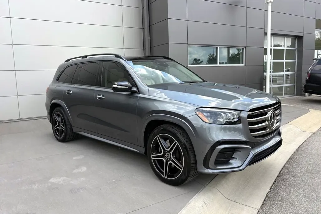 2024 Mercedes Benz GLS 450 photo 1