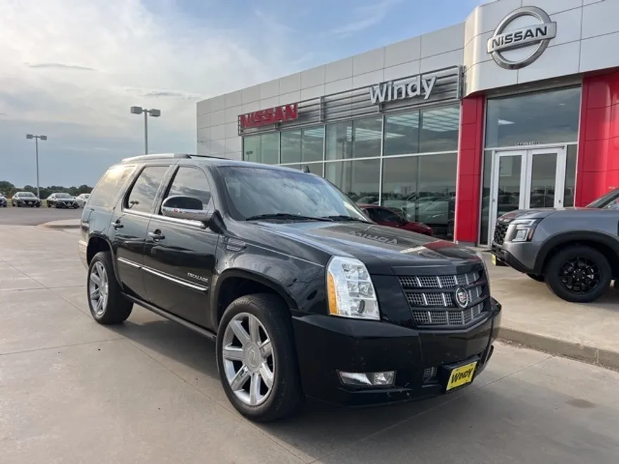 2013 Cadillac Escalade Premium photo 1
