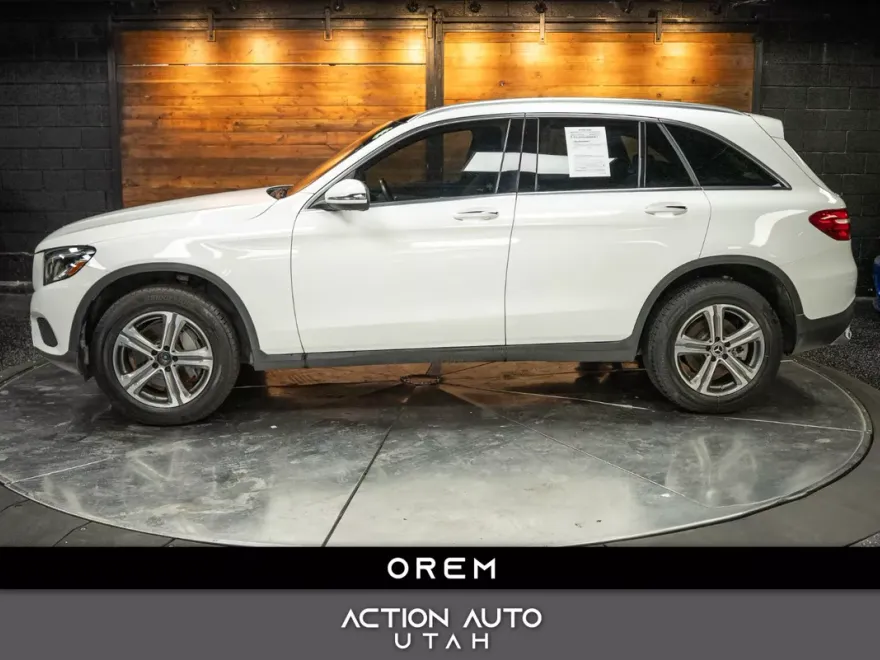 2019 Mercedes Benz GLC 300 4MATIC photo 1