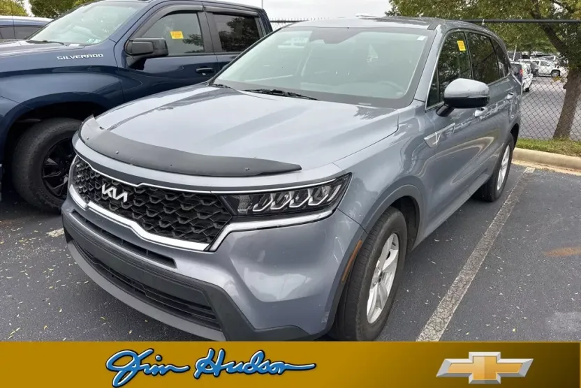 2022 Kia Sorento LX photo 1