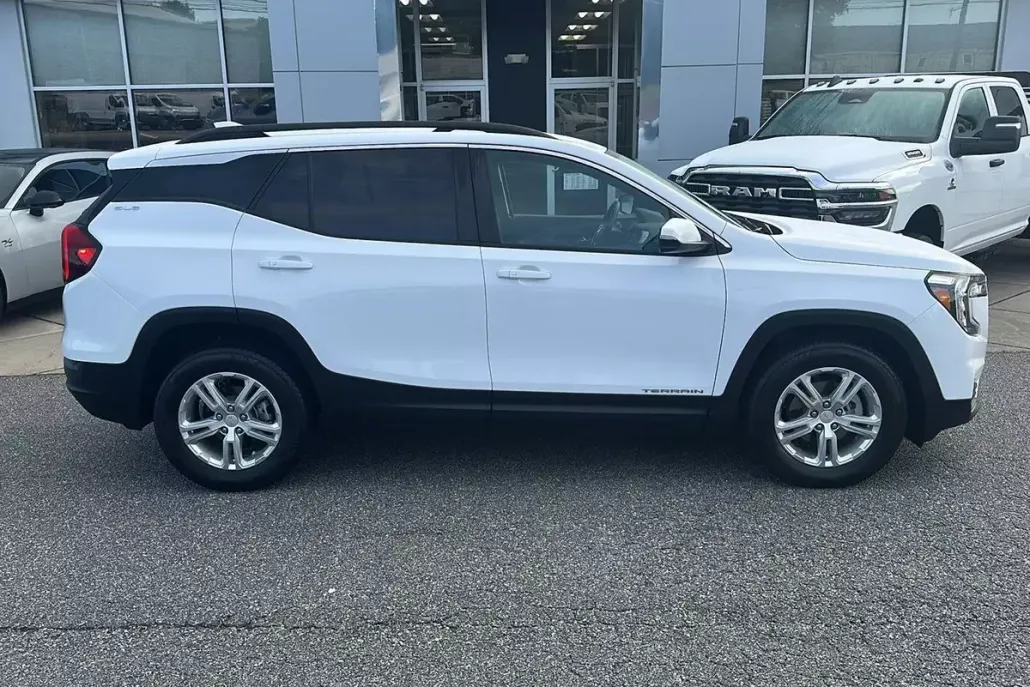 2023 Gmc Terrain SLE photo 1