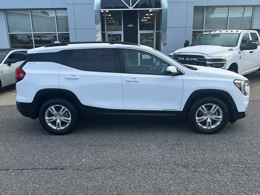 2023 Gmc Terrain SLE photo 1